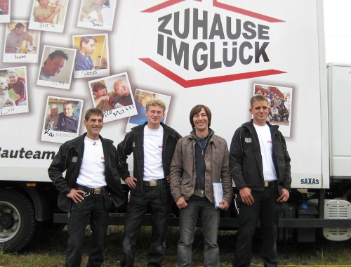 Mitarbeiter Ernst Neger mit John Kosmalla